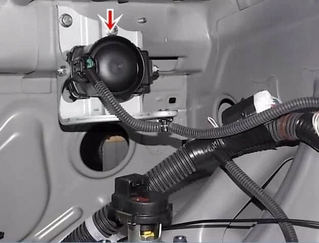 alarm-syrena-z-bagaznika-lexus-gs300-gs450h-05-12-ed-car.pl