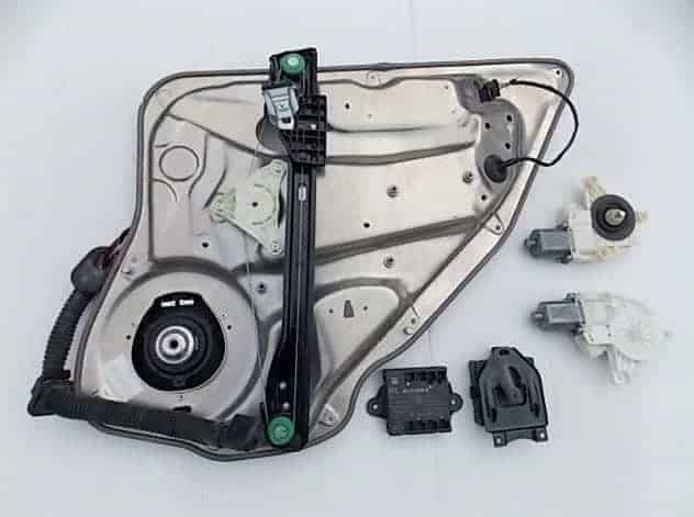 c-klasa-w204-s204-kombi-mechanizm-lewy-tyl-07-14-911786-103-ed-car.pl