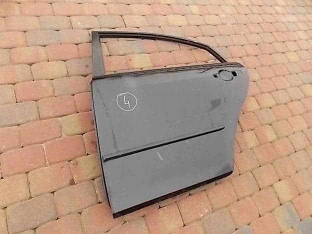 drzwi-lewy-tyl-lewe-tylne-listwa-mazda-6-gg-hb-03-ed-car.pl