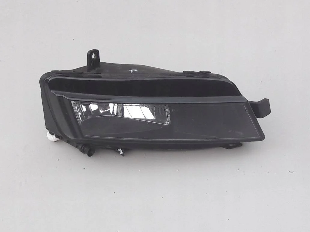 halogen-prawy-vw-golf-7-vii-13-uszk-5g0941662d-5g0941662d-ed-car.pl