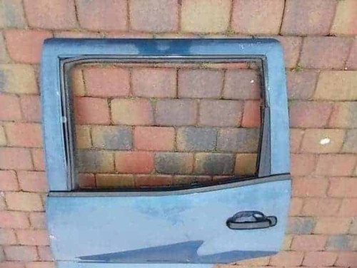 klamka-zamek-lewa-tyl-tylny-terrano-ii-maverick-ed-car.pl