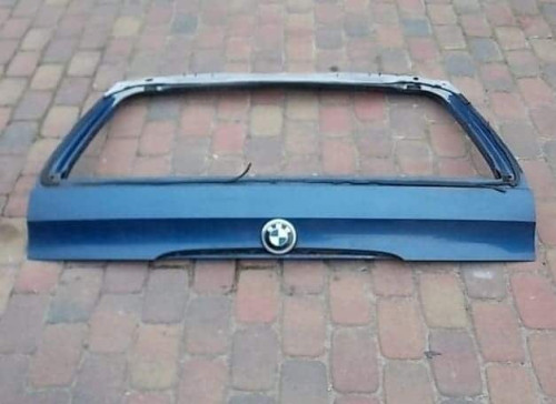 klapa-tyl-tylna-emblemat-bmw-x-5-x5-x-5-e53-ed-car.pl