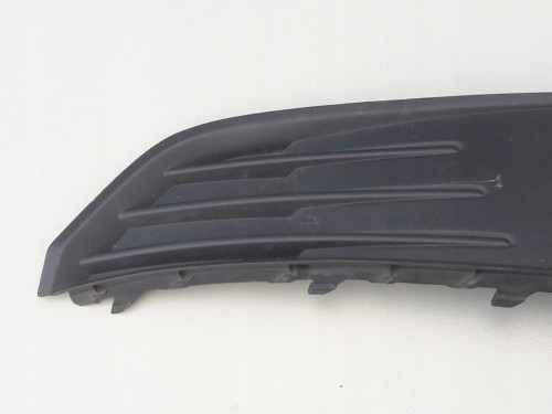 kratka-prawa-w-zderzak-przod-skoda-fabia-iii-6v0-6v0807368-ed-car.pl