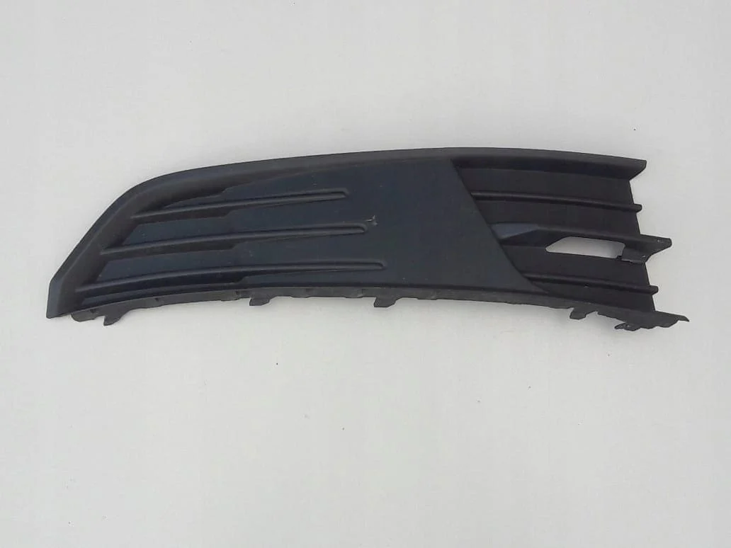 kratka-prawa-w-zderzak-przod-skoda-fabia-iii-6v0-6v0807368-ed-car.pl