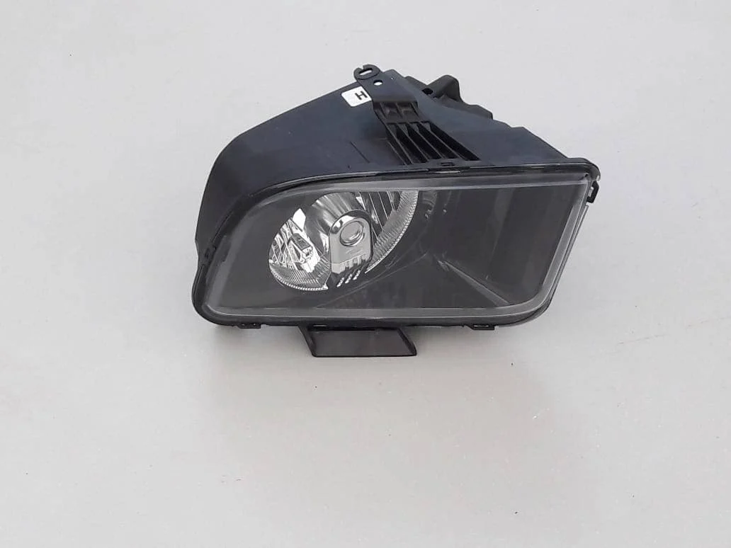 lampa-przod-prawa-reflektor-xenon-mustang-shelby-8r33-13005-bf-ed-car.pl