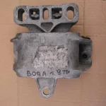 Łapa poduszka silnika prawa Vw Golf 4 IV Bora 1.9
