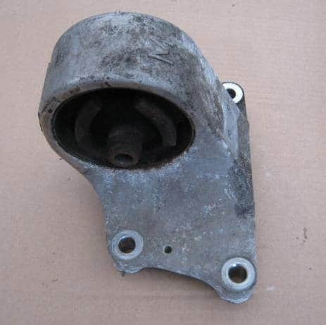 lapa-poduszka-skrzyni-nissan-maxima-qx-a33-00-03-ed-car.pl