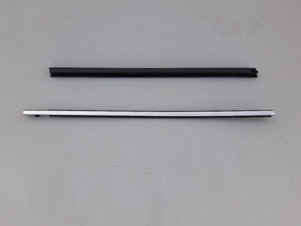 listwa-na-drzwi-prawa-przod-infiniti-g35-g37-sedan-ed-car.pl