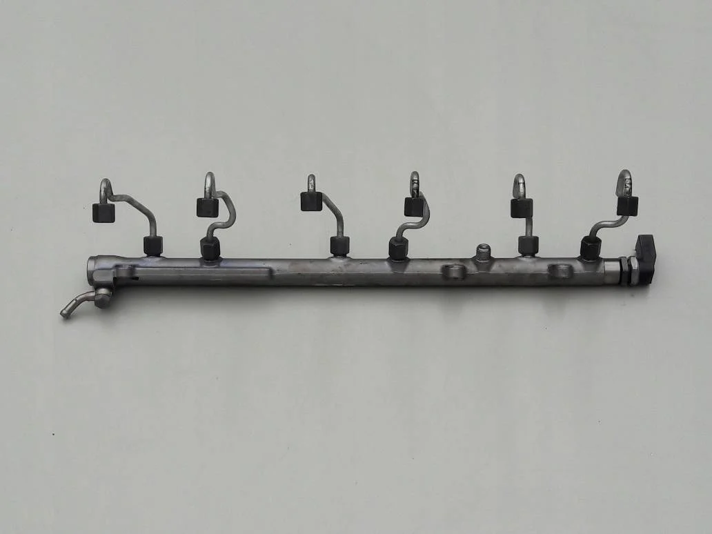 listwa-rurka-wtryskowa-bmw-5-e60-x5-e70-x6-e71-3-0-0281002497-ed-car.pl