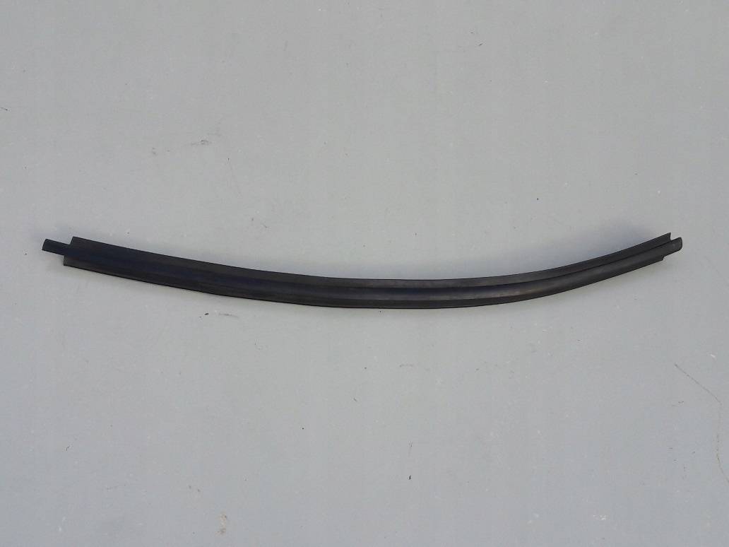 listwa-zgarniajaca-drzwi-lewa-przod-xsara-picasso-ed-car.pl