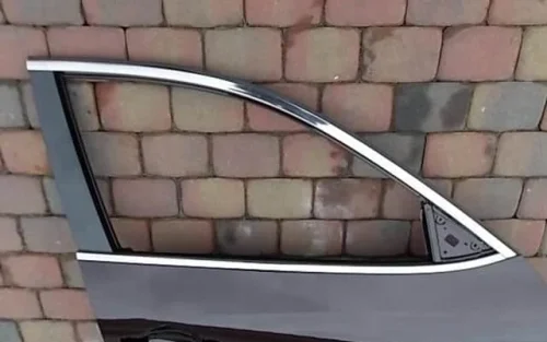 listwa-zgarniajaca-prawa-przod-infiniti-ex35-ex37-ed-car.pl