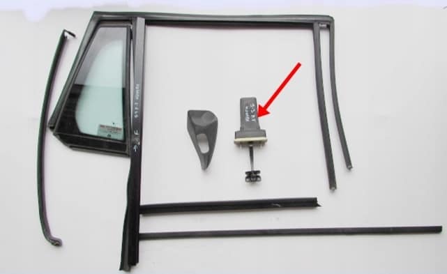 ogranicznik-drzwi-prawy-tyl-saab-9-3-93-kombi-05-ed-car.pl