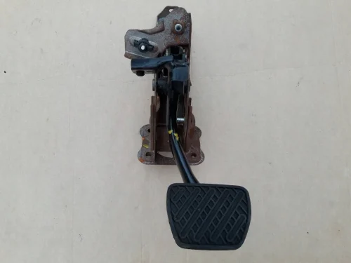 pedal-hamulca-hamulec-infiniti-g35-g37-4x4-08-ed-car.pl