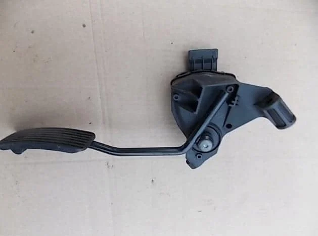 pedal-potencjometr-gazu-2-2-tid-saab-9-3-93-03-08-ed-car.pl