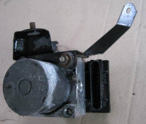 pompa-sterownik-abs-toyota-avensis-t25-2-0-d4d-05r-ed-car.pl