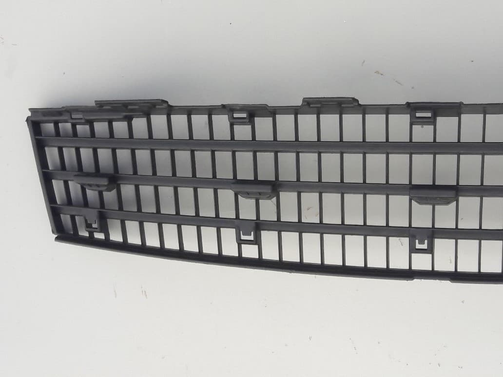 renault-clio-iii-kratka-srodkowa-wewnetrzna-05-08-w-zderzak-przod-przedni-1859960519-ed-car.pl