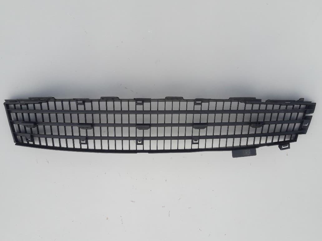 renault-clio-iii-kratka-srodkowa-wewnetrzna-05-08-w-zderzak-przod-przedni-1859960519-ed-car.pl