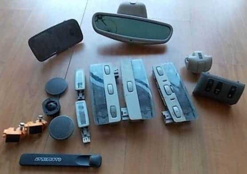 renault-laguna-ii-2-oswietlenie-kabiny-lampka-01-07-ed-car.pl