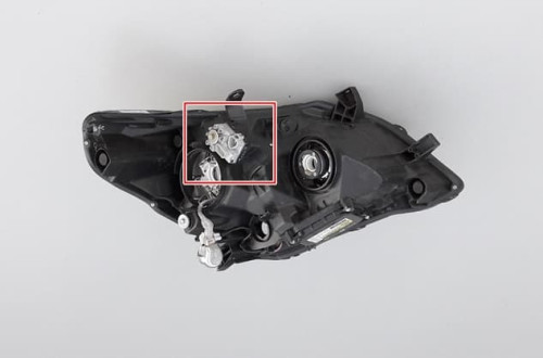 silniczek-lampy-reflektora-xenon-toyota-verso-09-ed-car.pl