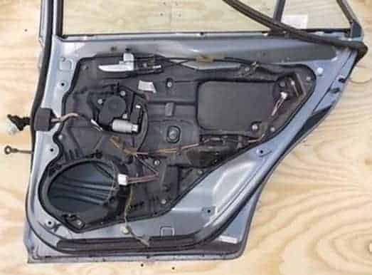 silniczek-szyby-prawy-tyl-mazda-6-gg-gy-sedan-02-ed-car.pl