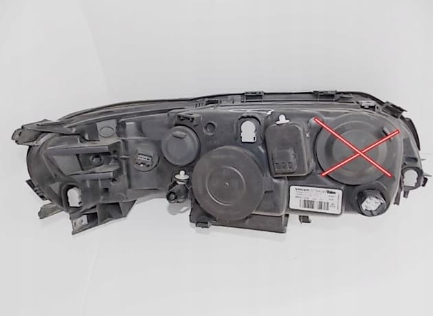 silniczek-zaslepka-dekiel-lampy-volvo-v70-s60-lift-ed-car.pl