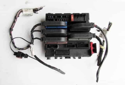 skrzynka-bezpiecznikow-saab-9-3-93-2-2-tid-sedan-ed-car.pl