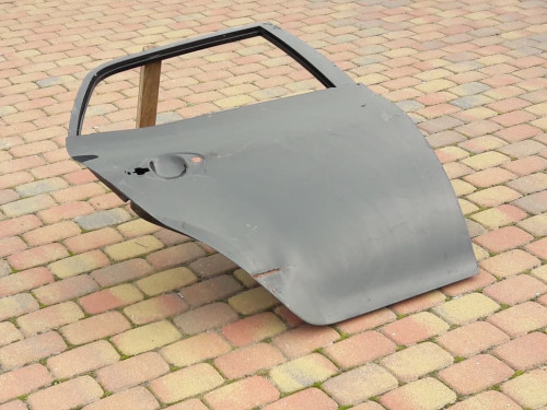 toyota-auris-i-1-drzwi-prawe-tyl-tylne-06-13-ed-car.pl