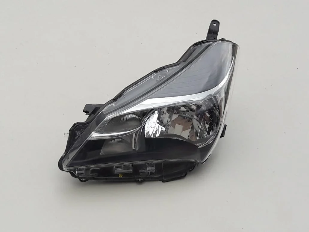 toyota-yaris-iii-lift-reflektor-lewy-lampa-14-17-0d-158-0d-159-0d-164-89050199-ed-car.pl