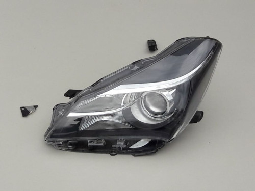 toyota-yaris-iii-lift-reflektor-lewy-lampa-14-17-0d-160-0d-161-0d162-0d163-0d-164-0d-165-81170-0da30-92000866-ed-car.pl