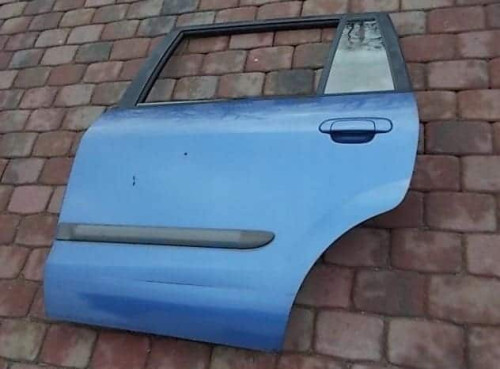 uszczelka-drzwi-lewa-tyl-tylna-mazda-premacy-99-05-ed-car.pl