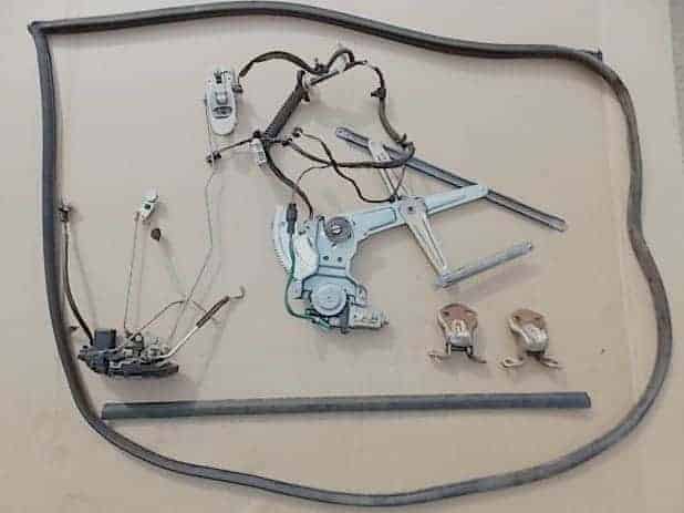 uszczelka-drzwi-listwa-lewy-przod-carens-i-99-02-ed-car.pl