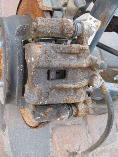 zacisk-hamulcowy-lewy-tyl-hyundai-i30-kia-ceed-ed-car.pl