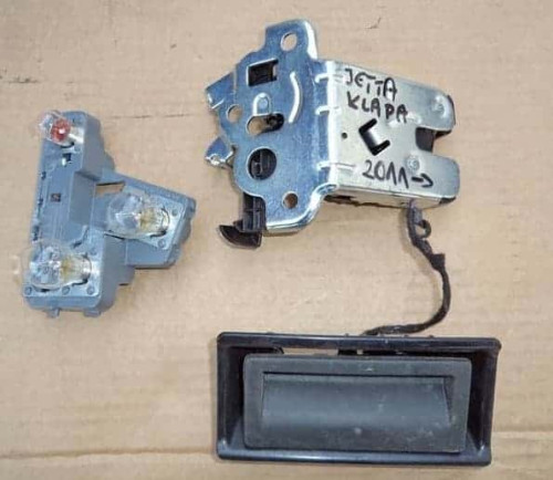 zamek-klapy-tyl-wklad-lampy-vw-jetta-vi-10-5c6-ed-car.pl