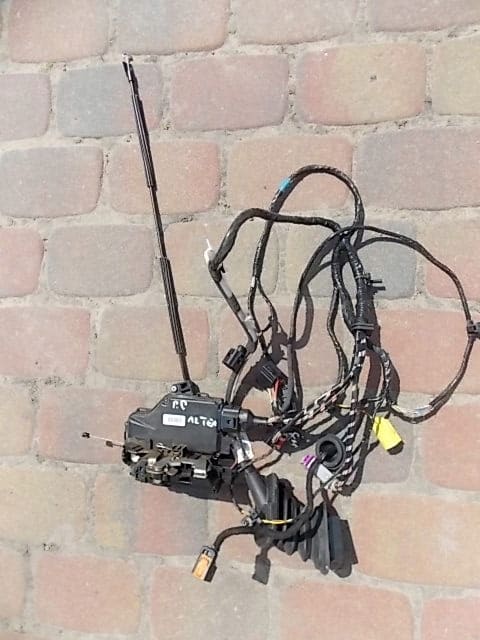 zamek-z-drzwi-prawy-przod-przednich-seat-altea-05r-ed-car.pl