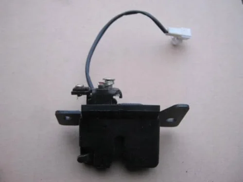 zamek-z-klapy-tyl-tylnej-kia-carens-i-00-02-ed-car.pl