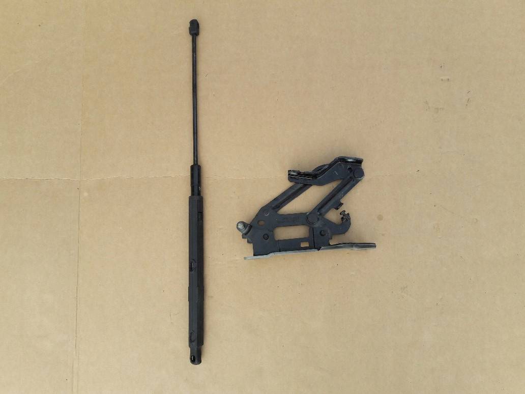 zawias-maski-lewy-silownik-mercedes-glk-w204-a204-a2048801120-a204880328-a204980064-ed-car.pl