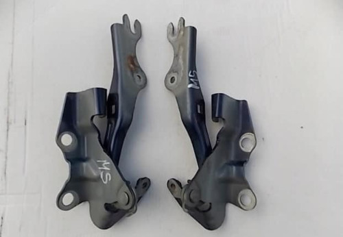 zawias-maski-prawy-lub-lewy-przod-mazda-5-06-ed-car.pl