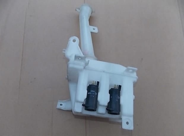 zbiorniczek-pompka-spryskiwaczy-mazda-mpv-99-07-ed-car.pl