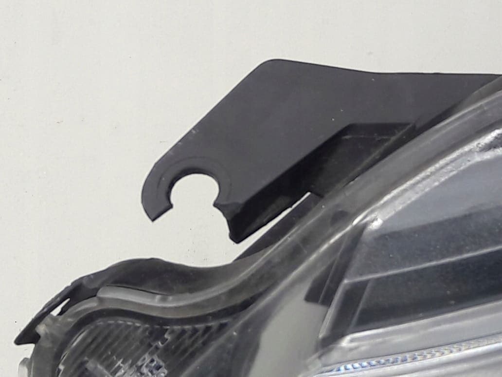 toyota-yaris-iii-lift-reflektor-lewy-lampa-14-17-81170-0da30-ed-car.pl
