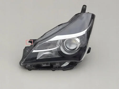 toyota-yaris-iii-lift-reflektor-lewy-lampa-14-17-81170-0da30-ed-car.pl