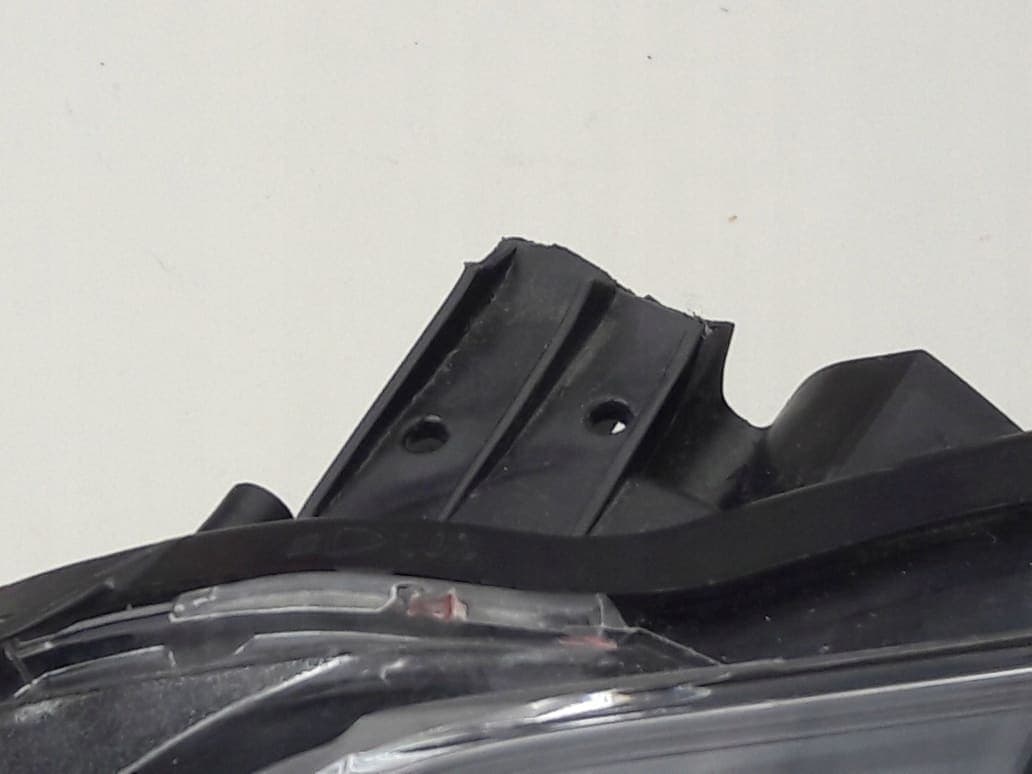 toyota-yaris-iii-lift-reflektor-lewy-lampa-14-17-81170-0da30-ed-car.pl