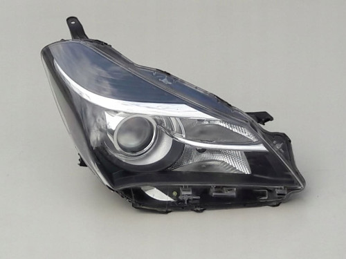 toyota-yaris-iii-lift-reflektor-prawy-lampa-14-17-81130-0da30-ed-car.pl