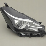 Toyota Yaris III Lift reflektor prawy lampa 14-17