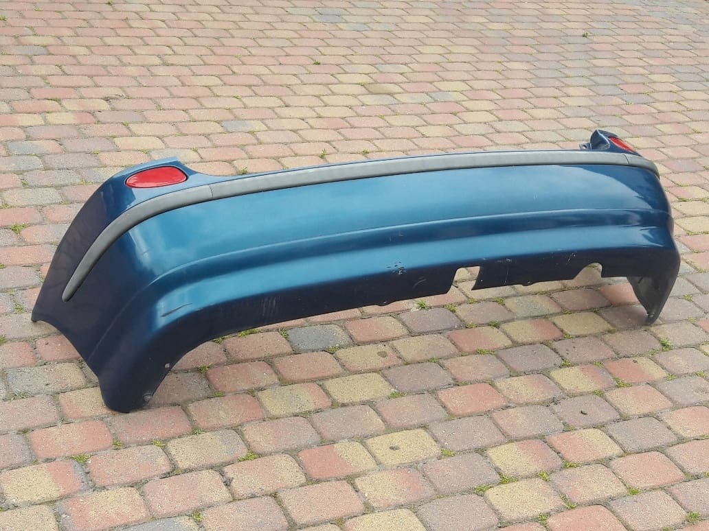 nissan-almera-tino-v10-zderzak-odblask-tyl-00-06-85022-4u040-ed-car.pl