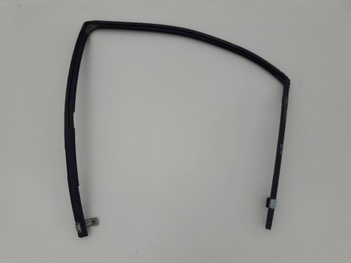 nissan-maxima-v-qx-a33-uszczelka-do-szyby-prawa-przod-99-04-ed-car.pl