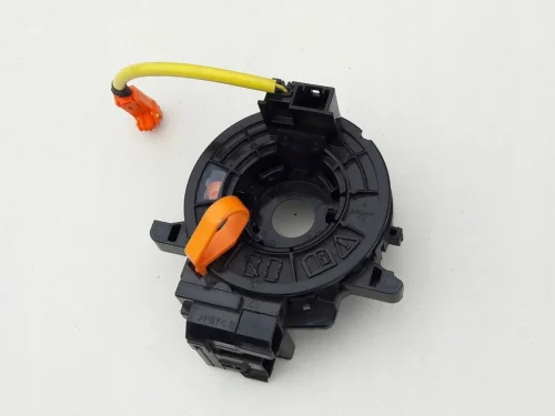 toyota-auris-i-tasma-zwijak-pod-kierownice-06-13-x55c390648-ed-car.pl