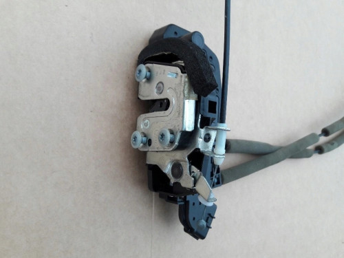 infiniti-g35-g37-sedan-zamek-drzwi-prawy-tyl-07-09-ed-car.pl