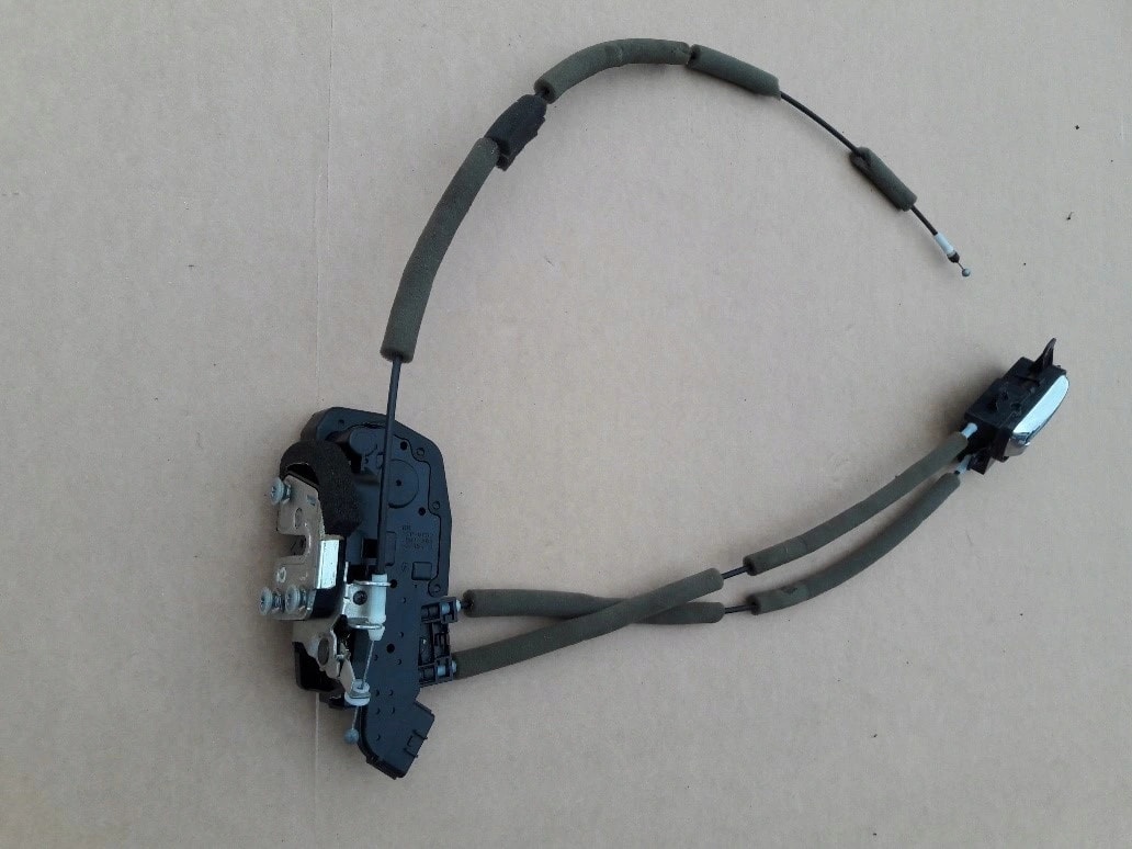 infiniti-g35-g37-sedan-zamek-drzwi-prawy-tyl-07-09-ed-car.pl