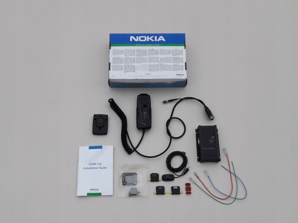 nokia-8210-cark132-mikrofon-zestaw-glosnomowiacy-cark132-0085198-ed-car.pl