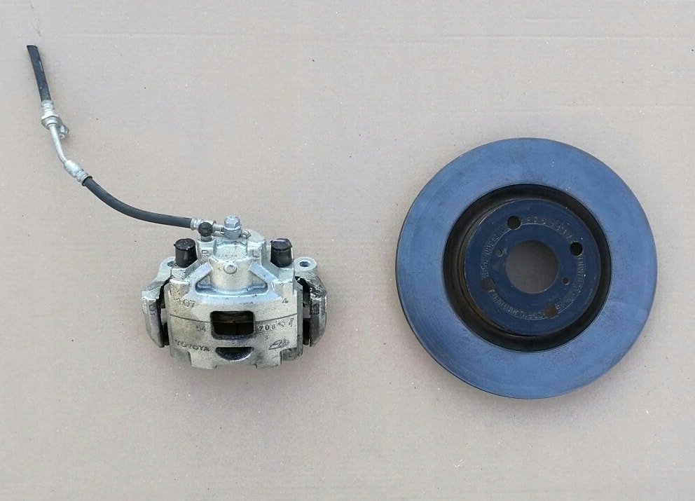 toyota-yaris-iii-zacisk-tarcz-prawa-przod-11-19-ed-car.pl